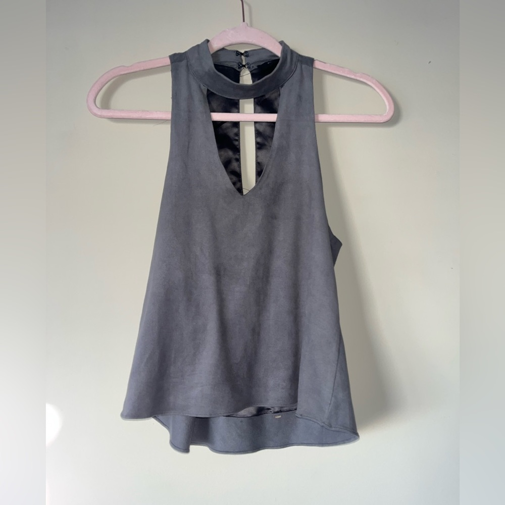 Olivaceous Top.